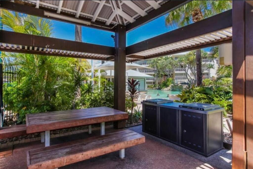 Resort Queen Studio At Alex Beach Resort Alexandra Headland Eksteriør billede