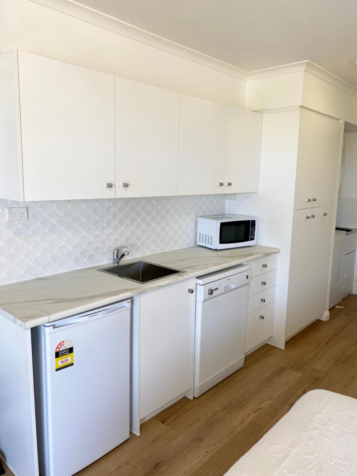 Resort Queen Studio At Alex Beach Resort Alexandra Headland Eksteriør billede