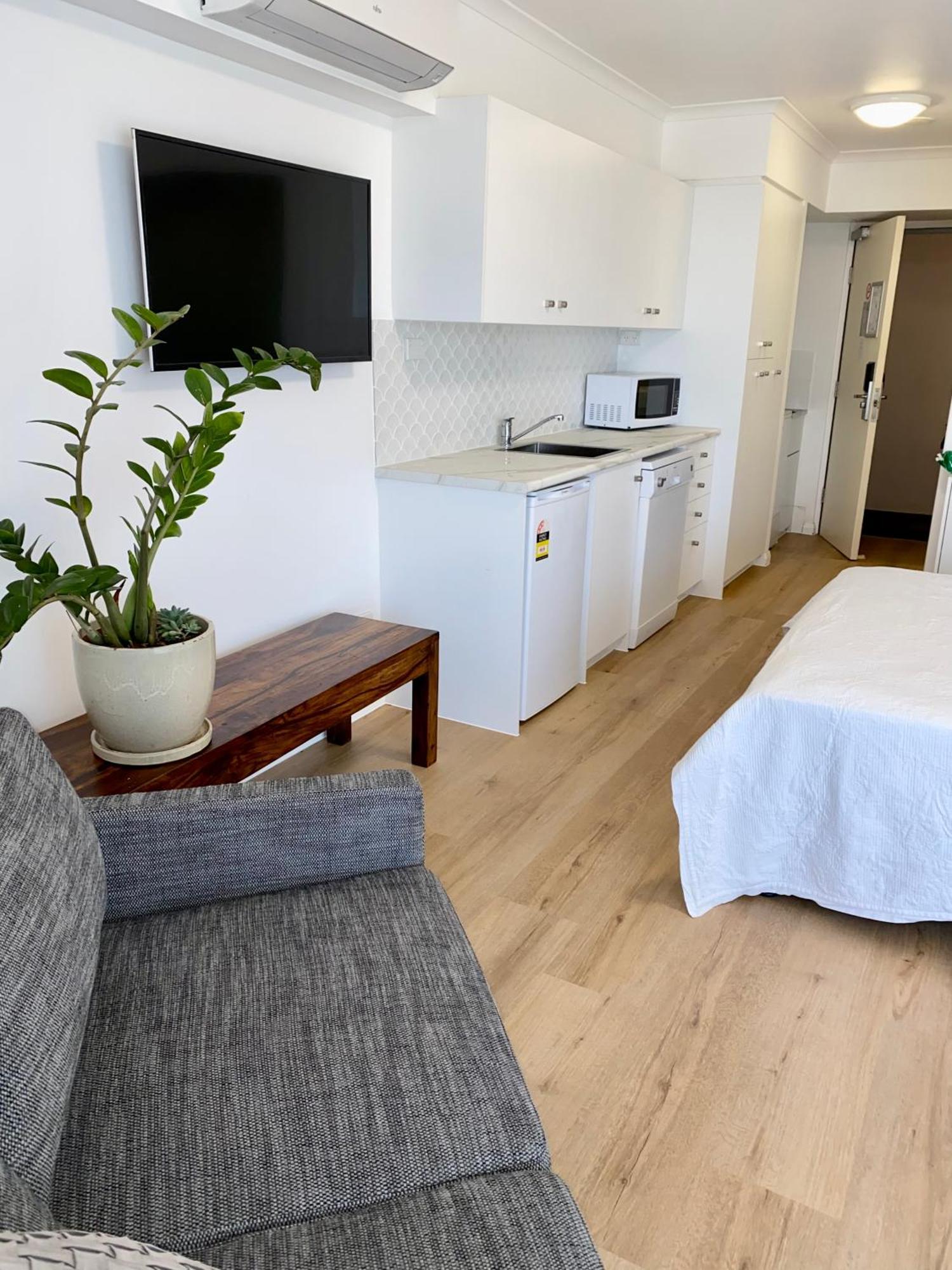 Resort Queen Studio At Alex Beach Resort Alexandra Headland Eksteriør billede